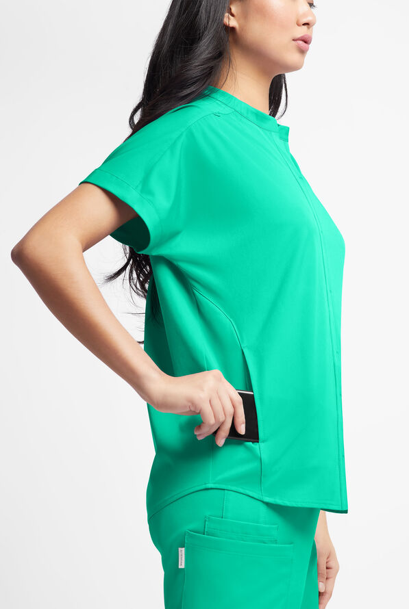 WhisperLite Women’s Aerin 3-Pocket Oversized Dolman Sleeve Scrub Top - Dynasty Green - 2