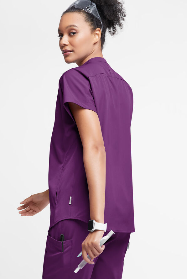 WhisperLite Women’s Aerin 3-Pocket Oversized Dolman Sleeve Scrub Top - Eggplant - 5
