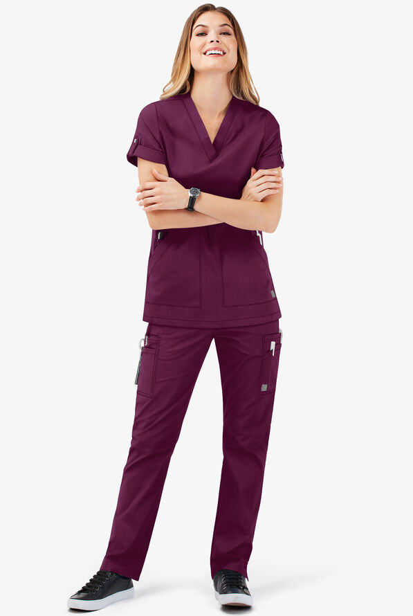Pantal&oacute;n m&eacute;dico UA Butter-Soft STRETCH petite con 11 bolsillos y cord&oacute;n ajustable para mujer - Wine - 2