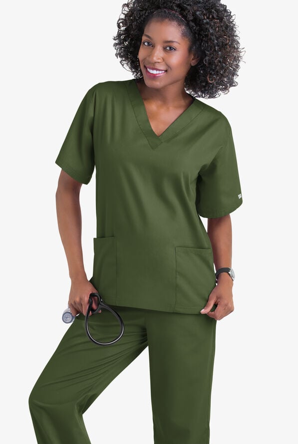 Blusa m&eacute;dica Butter-Soft Core by UA&trade; con cuello en V y 2 bolsillos para mujer - Olive - 2