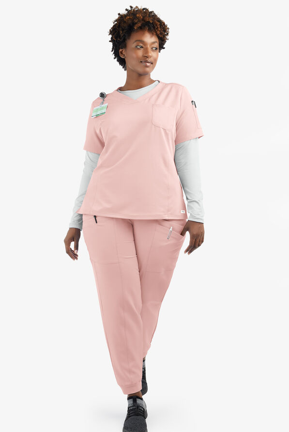 Blusa m&eacute;dica ReSurge by Butter-Soft con cuello en V y 3 bolsillos para mujer **Ligeramente IRREGULAR** - Sweet Pink - 7