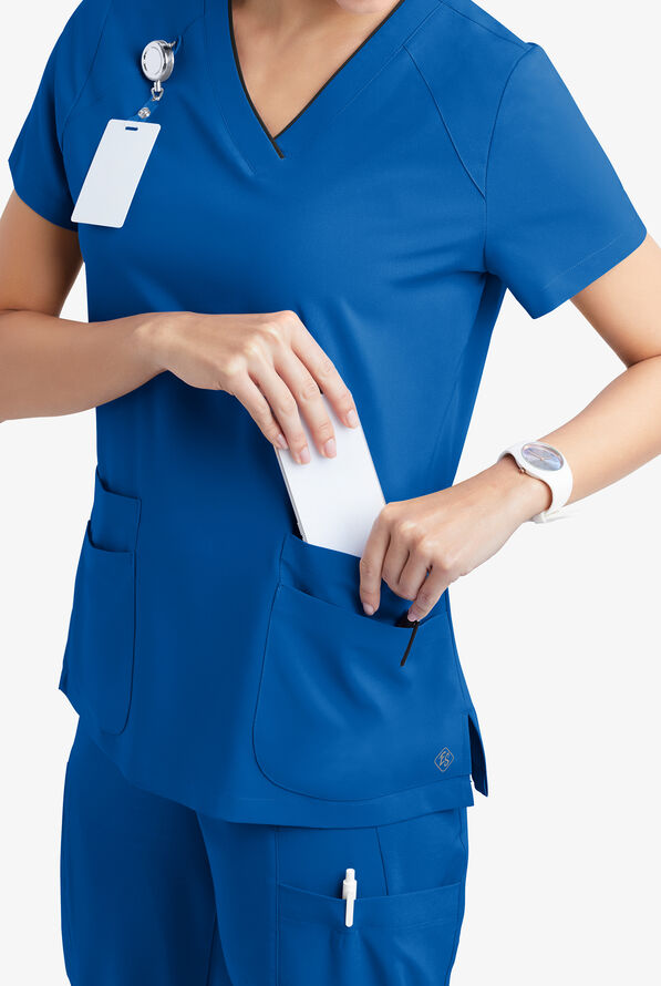 Blusa m&eacute;dica Easy STRETCH Cassia con cuello en V con ribete y 4 bolsillos para mujer - Royal/Black - 3