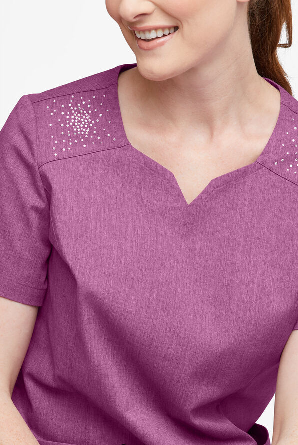 Blusa m&eacute;dica UA Butter-Soft STRETCH Crystal Bling con 6 bolsillos para mujer - Berry Wine Heather - 4