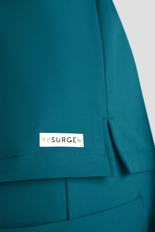 ReSurge Diamond Women's 3-Pocket V-Neck Tuck In / Wear Out Scrub Top - Caribbean Blue - 3