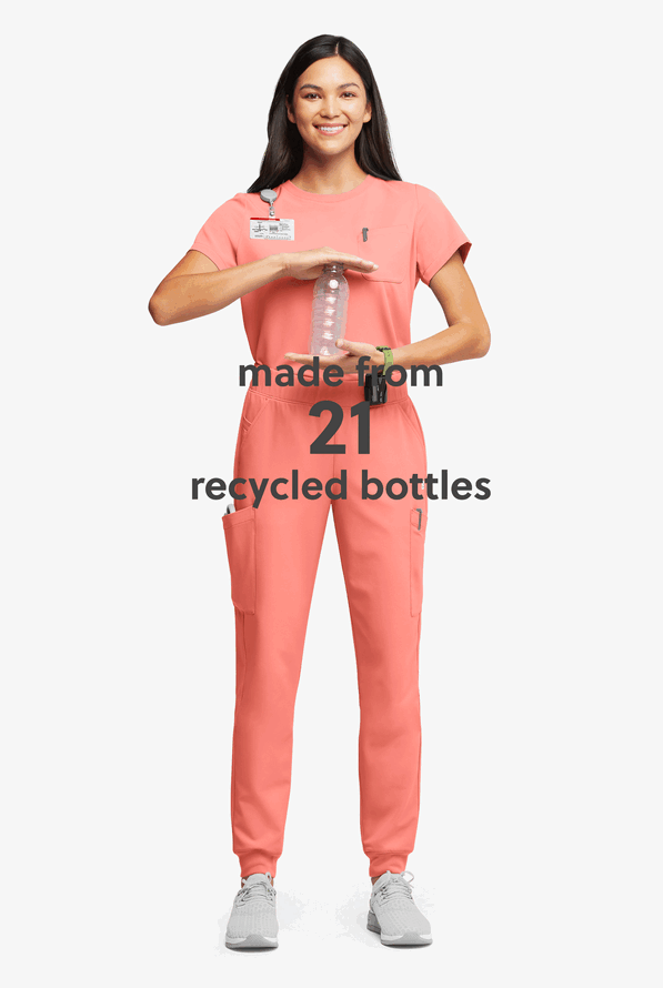 Pantal&oacute;n m&eacute;dico ReSurge Amber estilo jogger con piernas pitillo y 7 bolsillos para mujer - Chilled Guava - 5