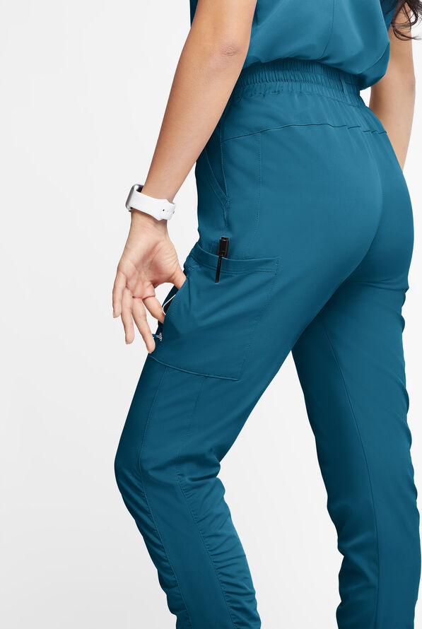 Pantalón médico WhisperLite Calla Petite estilo cargo con pierna fruncida y 6 bolsillos para mujer - Caribbean Blue - 3
