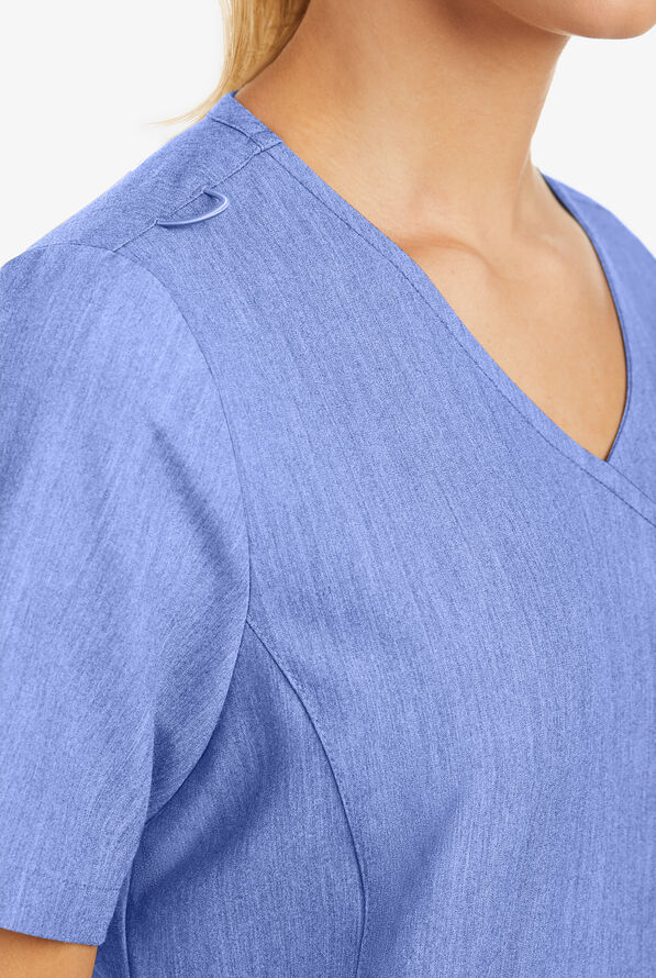Blusa médica MOVEMENT by Butter-Soft Capella estilo cruzado con 5 bolsillos para mujer - Electric Blue Heather - 6