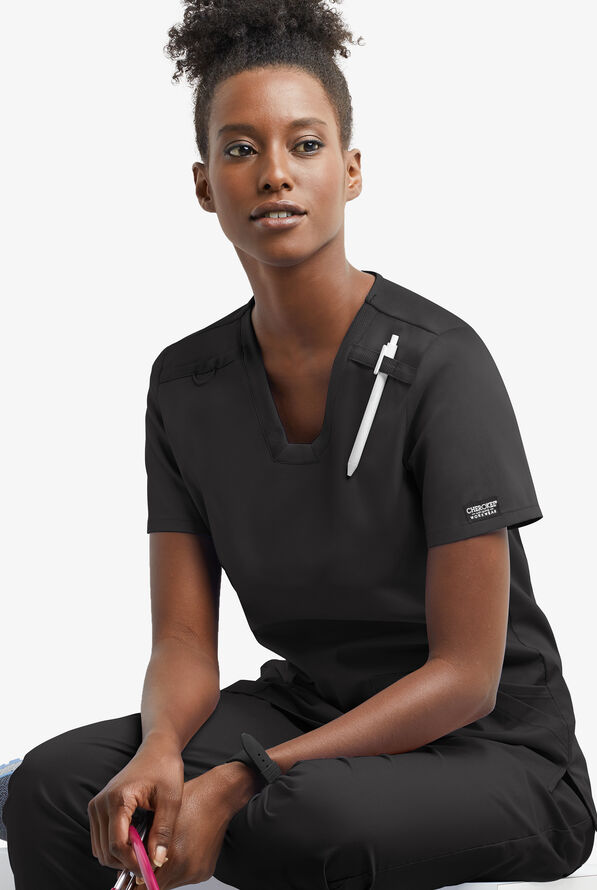 UA Exclusive Cherokee Workwear Professionals Active Women's 4-Pocket STRETCH V-Neck Scrub Top - Black - 4