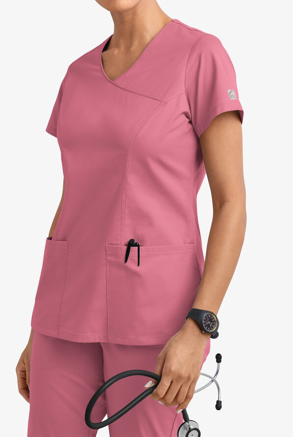 Blusa m&eacute;dica UA Butter-Soft STRETCH estilo cruzado con cuello en V y 3 bolsillos para mujer - Tea Rose - 2