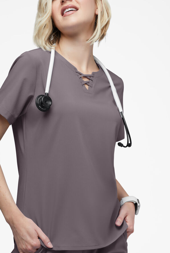 Blusa m&eacute;dica Easy STRETCH GiGi con detalle de lazos para mujer - Grey Stone - 3