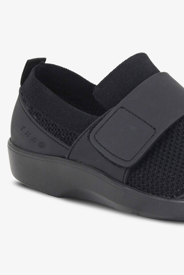 traq nursing shoes