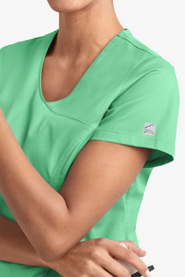 Blusa m&eacute;dica UA Butter-Soft STRETCH estilo cruzado con cuello en V y 3 bolsillos para mujer - Green Jade - 3