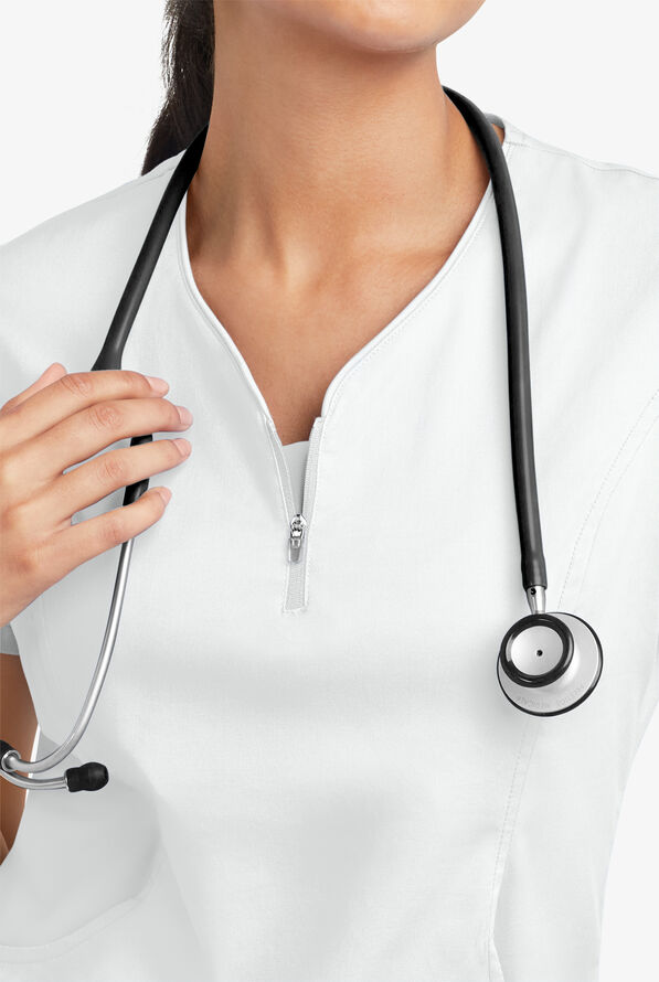 Blusa m&eacute;dica UA Butter-Soft STRETCH con cremallera en el cuello curvo y 4 bolsillos para mujer - White - 5