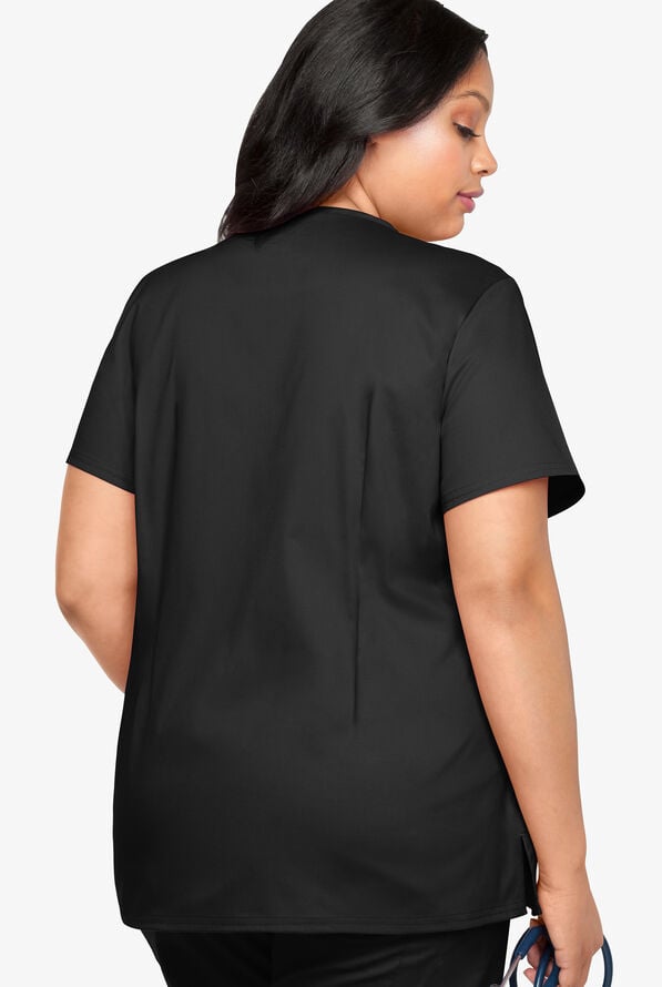 Blusa m&eacute;dica UA Butter-Soft STRETCH en talla grande con cuello en V y 4 bolsillos para mujer - Black - 2