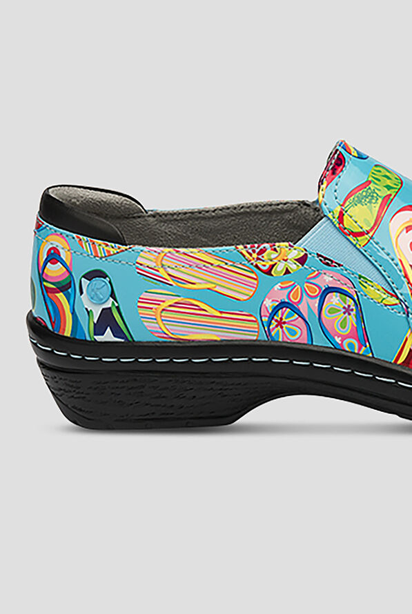 Klogs Moxy Women's Slip Resistant Flipz Print Clogs - null - 4