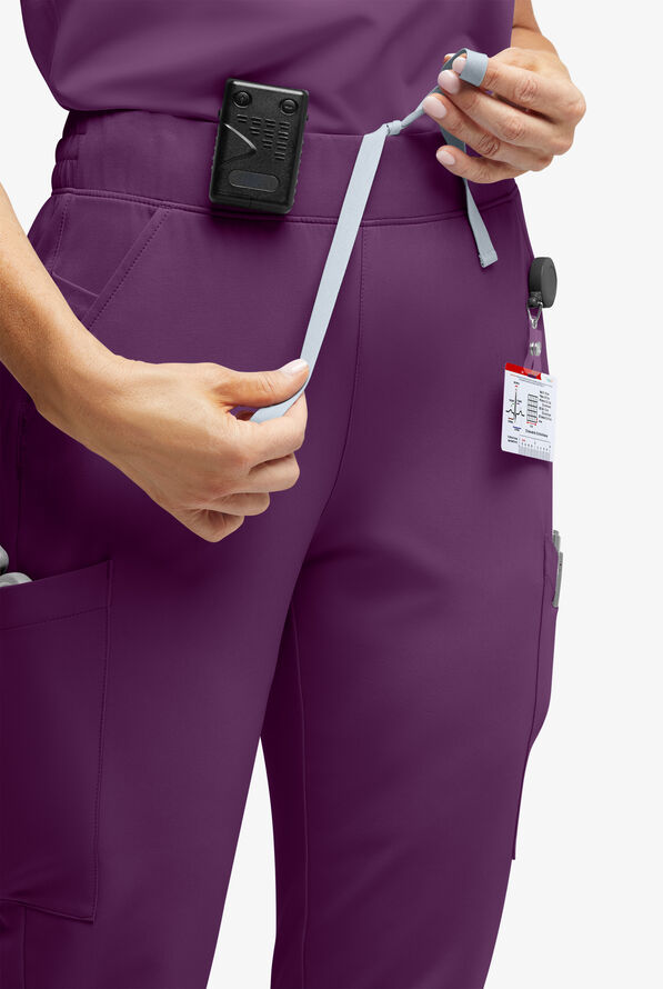 Pantalón médico ReSurge Amber estilo jogger con piernas pitillo y 7 bolsillos para mujer - Eggplant - 3