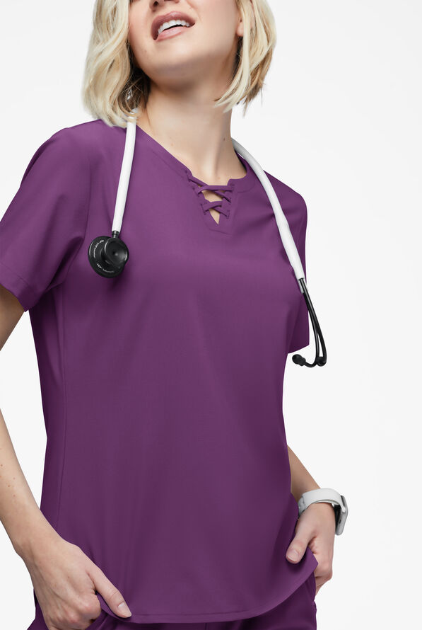 Blusa m&eacute;dica Easy STRETCH GiGi con detalle de lazos para mujer - Eggplant - 3