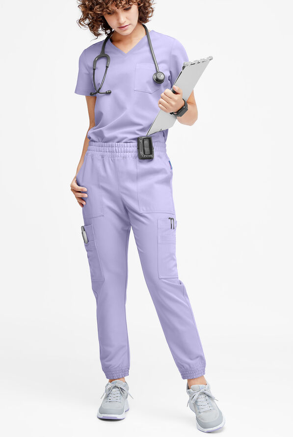 Pantal&oacute;n m&eacute;dico Movement by Butter-Soft Cephei estilo jogger con 11 bolsillos para mujer - Grape Haze - 4