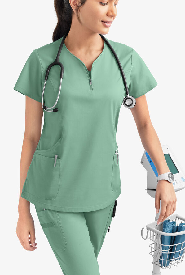 Blusa m&eacute;dica UA Butter-Soft STRETCH con cremallera en el cuello curvo y 4 bolsillos para mujer - Water Mint - 6