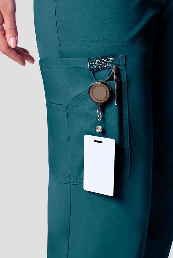 Pantal&oacute;n m&eacute;dico Cherokee Workwear Revolution STRETCH con piernas rectas y 12 bolsillos para mujer - Caribbean Blue - 3