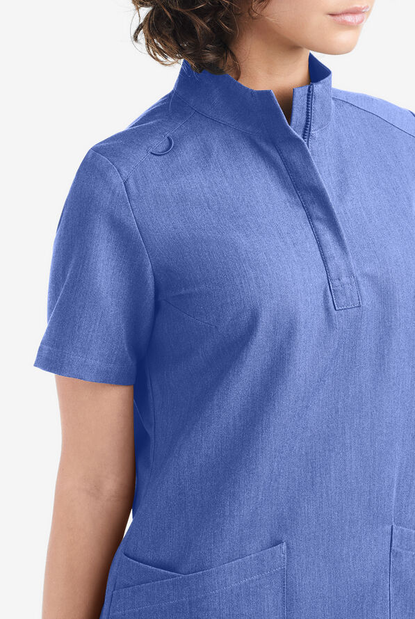 Movement by Butter-Soft Lyrae Women’s 6-Pocket Zip Closure Neck Scrub Top - Electric Blue Heather - 4