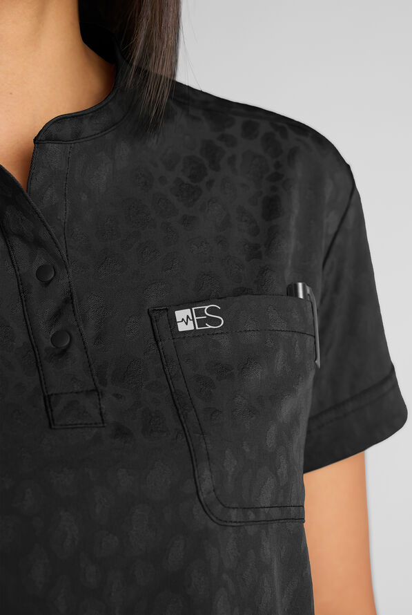 Blusa médica Easy STRETCH Bella estilo Henley de tela Jacquard con 1 bolsillo para mujer - Onyx Black - 2