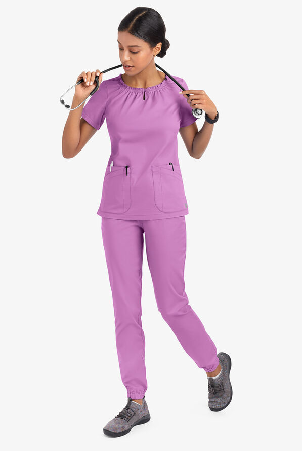 Blusa m&eacute;dica UA Butter-Soft STRETCH estilo campesina con mangas cortas y 6 bolsillos para mujer - Orchid - 5
