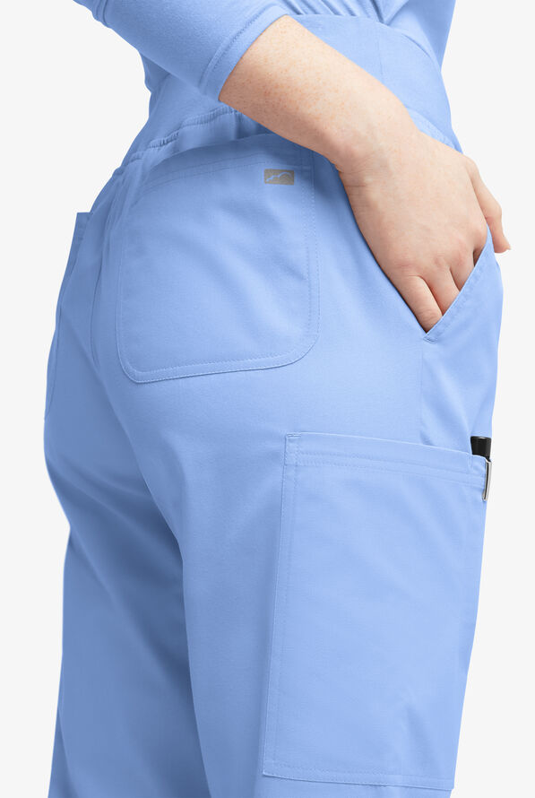 Pantal&oacute;n m&eacute;dico Butter-Soft Originals Tall de tiro medio y cintura cruzada con piernas anchas y 7 bolsillos para mujer - Ceil Blue - 3