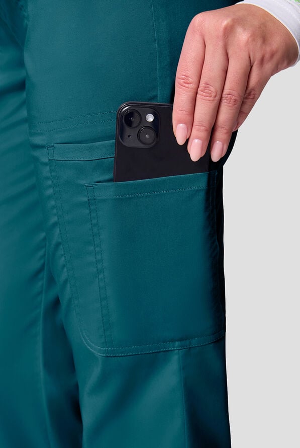 Pantal&oacute;n m&eacute;dico Cherokee Workwear Revolution STRETCH con piernas rectas y 12 bolsillos para mujer - Caribbean Blue - 4