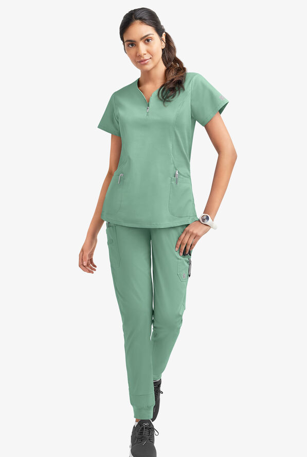 Blusa m&eacute;dica UA Butter-Soft STRETCH con cremallera en el cuello curvo y 4 bolsillos para mujer - Water Mint - 2