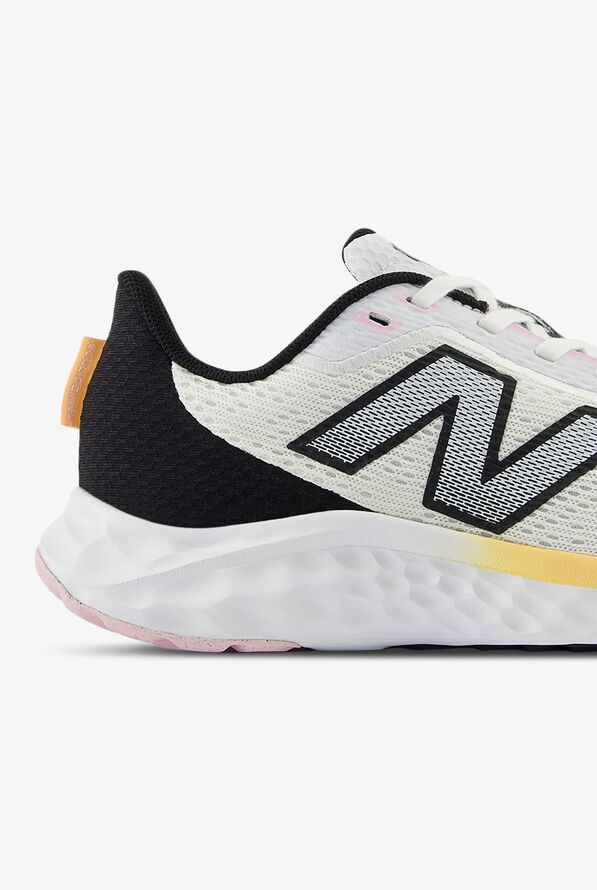 New Balance Women's Fresh Foam Arishi v4 White/Peach Blossom