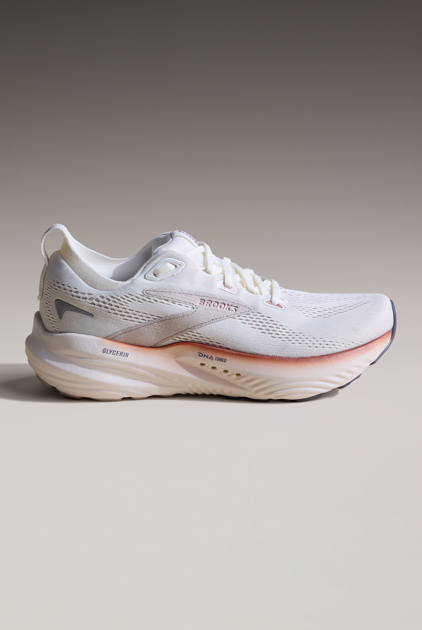 Brooks Women's Glycerin 22 Coconut/Chateau/Rose Athletic Lace Up