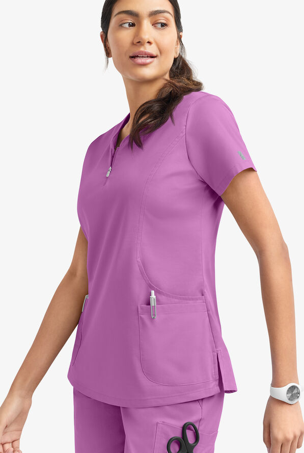 Blusa médica UA Butter-Soft STRETCH con cremallera en el cuello curvo y 4 bolsillos para mujer - Orchid - 3