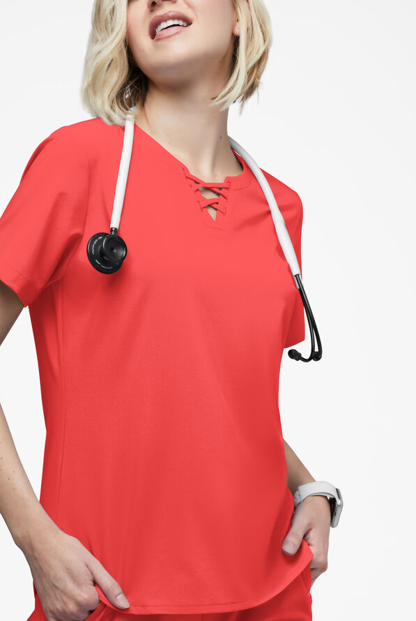 Blusa m&eacute;dica Easy STRETCH GiGi con detalle de lazos para mujer - Radiant Red - 3