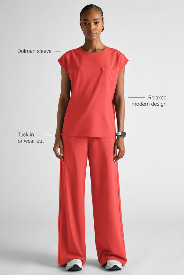 Blusa m&eacute;dica Easy STRETCH Gracie con cuello redondo y mangas dolm&aacute;n para mujer - Spiced Coral - 9