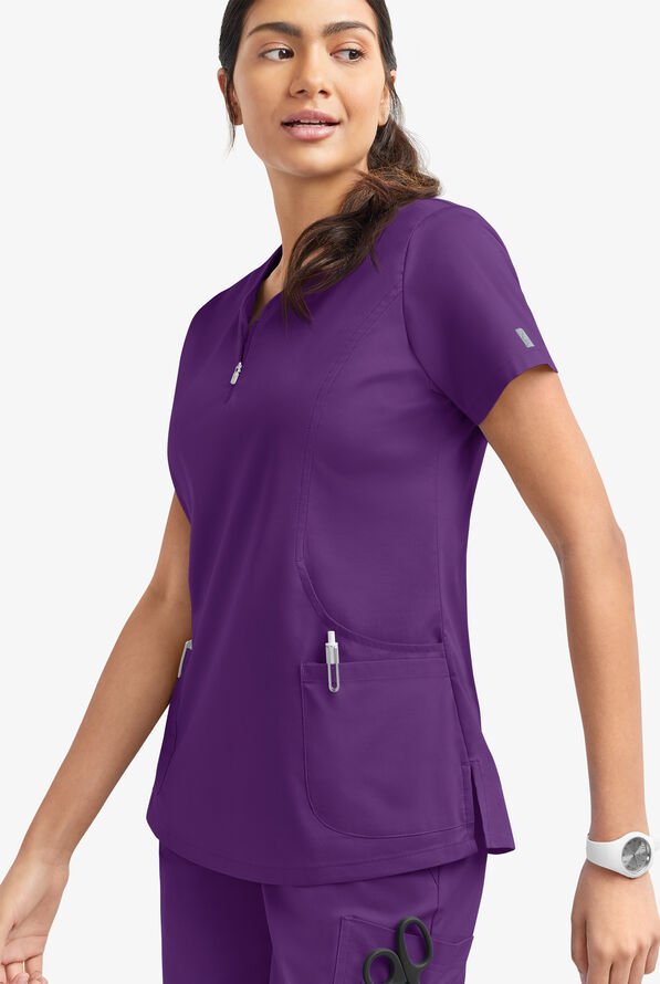 Blusa m&eacute;dica UA Butter-Soft STRETCH con cremallera en el cuello curvo y 4 bolsillos para mujer - Eggplant - 3