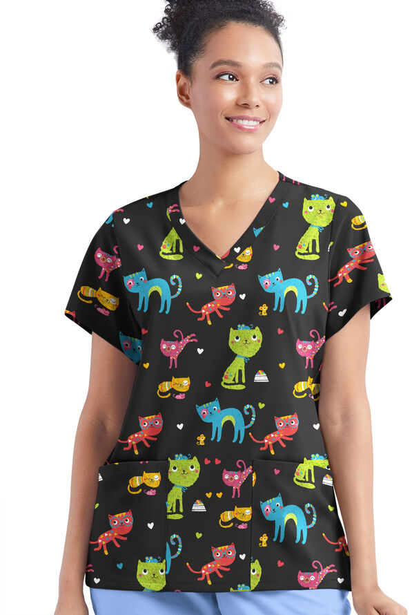 Blusa médica estampada Happy Scrubs Friendship con cuello en V redondeado y 4 bolsillos para mujer - null - 2