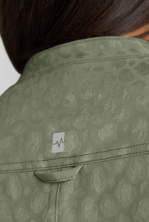 Blusa m&eacute;dica Easy STRETCH Jacquard Bella estilo Henley con 1 bolsillo para mujer - Olive Leaf - 4