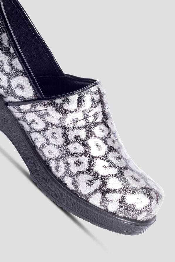 Savvy Brandy Winter Leopard Nursing Shoes - null - 3