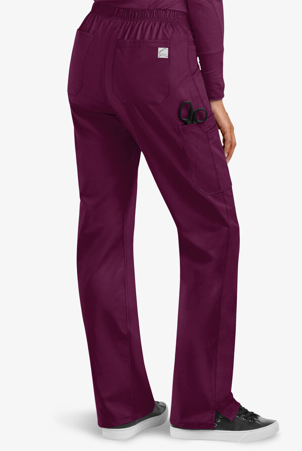 Pantal&oacute;n m&eacute;dico UA Butter-Soft STRETCH petite con cord&oacute;n ajustable y 9 bolsillos para mujer - Wine - 2