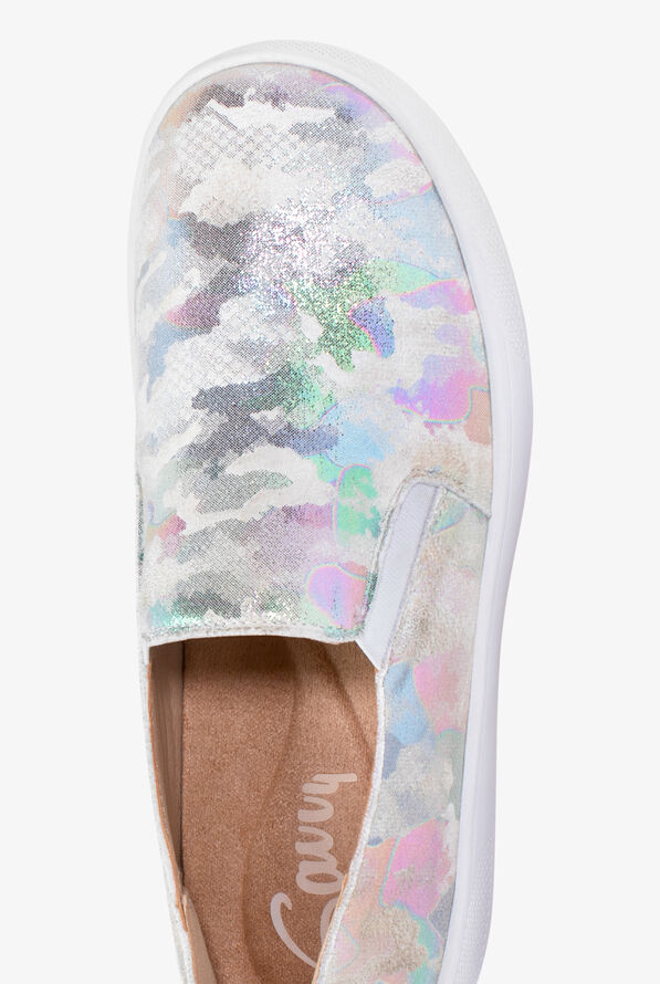 Savvy Women's Vanna White Camo Slip Resistant Slip-on Shoe - null - 2