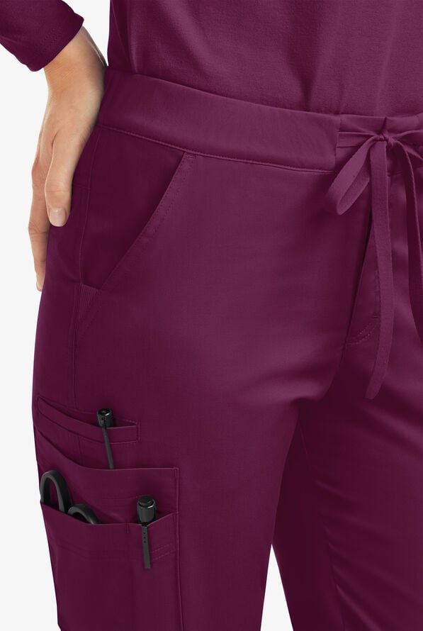 Pantal&oacute;n m&eacute;dico UA Butter-Soft STRETCH estilo cargo con 10 bolsillos para mujer - Wine - 3