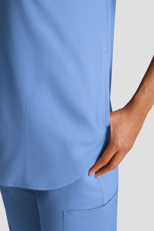 Blusa m&eacute;dica holgada Butter-Soft STRETCH FLXTEK estilo Henley con 2 bolsillos para mujer - Ceil Blue - 5