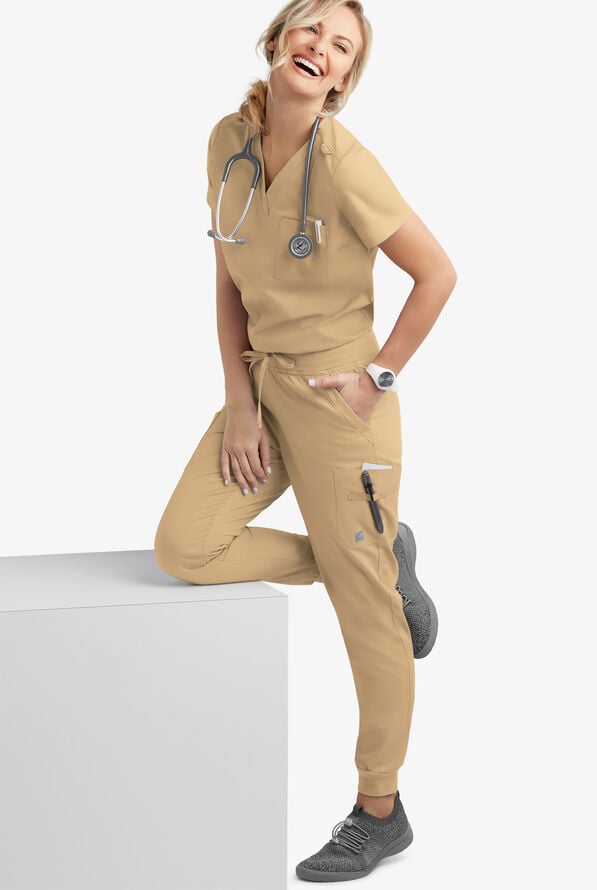 Blusa m&eacute;dica Butter-Soft STRETCH con cuello en V y 2 bolsillos para mujer - Khaki - 2