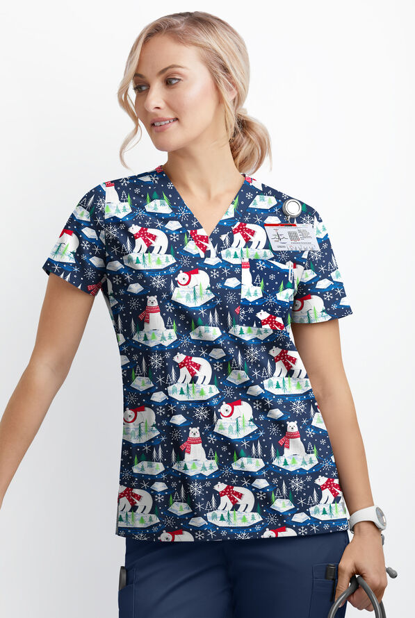 Blusa médica estampada Butter-Soft Polar Holiday Navy con cuello en V y 1 bolsillo para mujer - null - 2