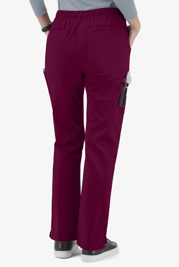 Pantal&oacute;n m&eacute;dico UA Butter-Soft STRETCH petite con 11 bolsillos y cord&oacute;n ajustable para mujer - Wine - 3