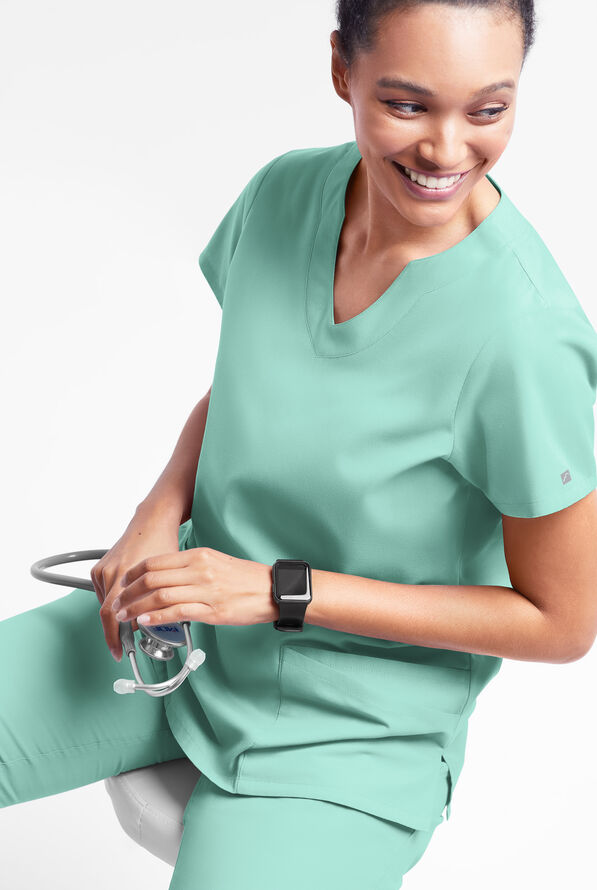 Butter-Soft Originals Women's 6-Pocket Scallop Neck Scrub Top - Water Mint - 4