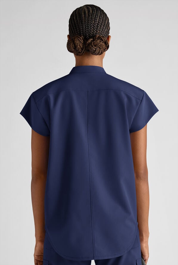 Blusa m&eacute;dica ReSurge STRETCH con mangas dolm&aacute;n y 2 bolsillos para mujer - Navy - 3