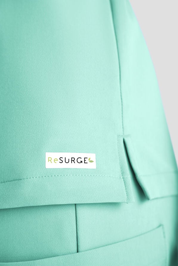 ReSurge Diamond Women's 3-Pocket V-Neck Tuck In / Wear Out Scrub Top - Jelly Mint - 3
