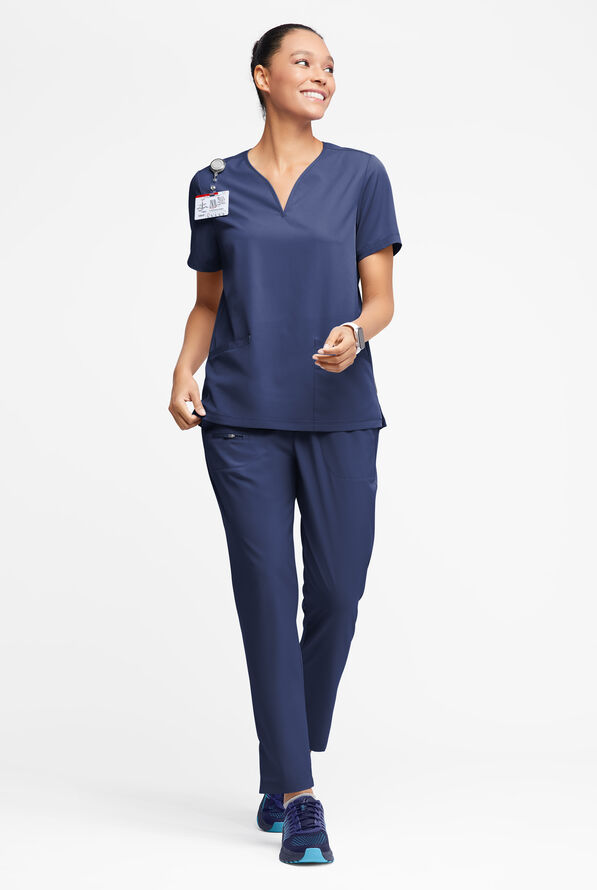 Blusa médica WhisperLite Dahlia Stretch con cuello con muesca y 4 bolsillos para mujer - Navy - 3